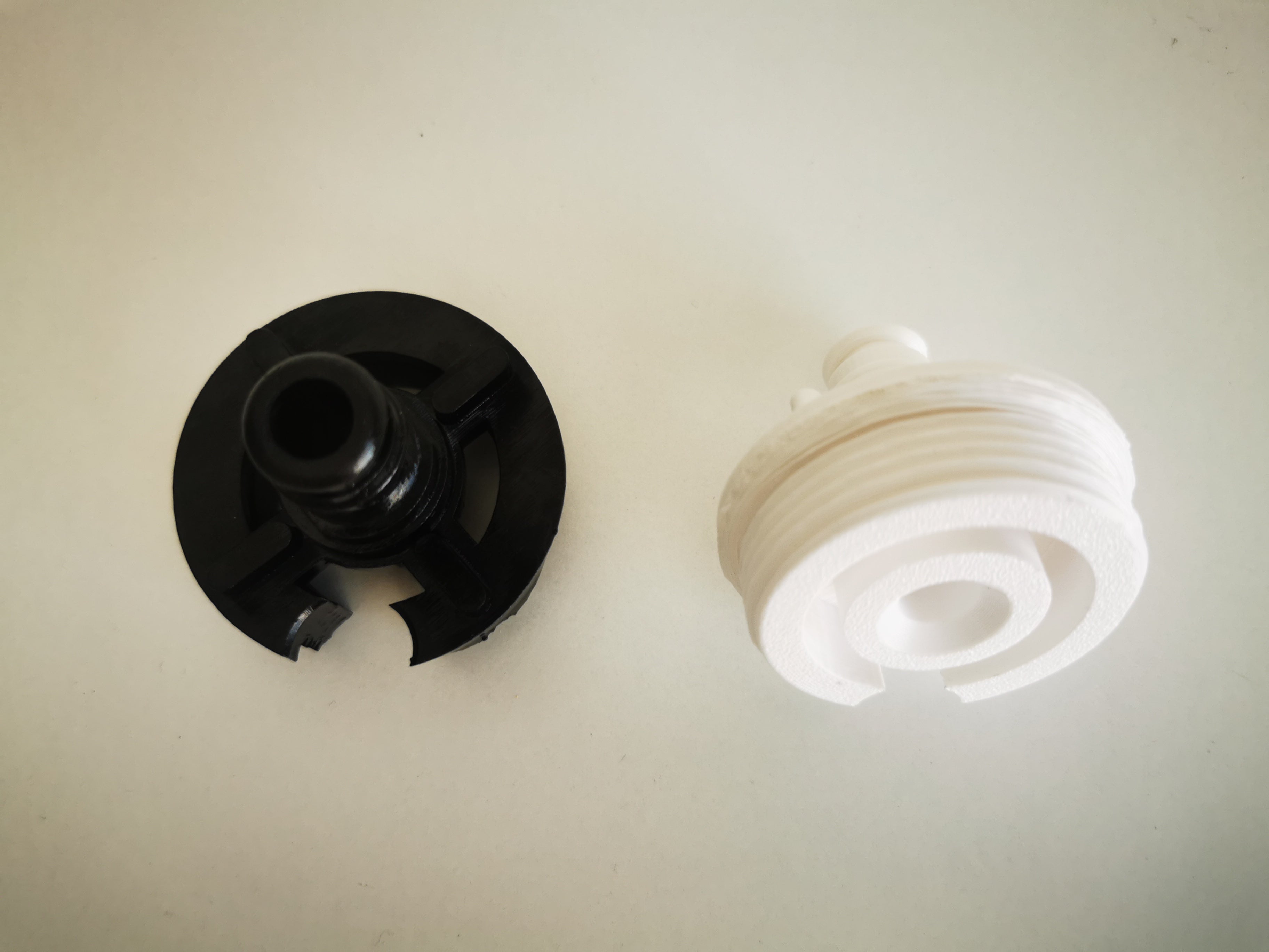 Bouchon de Nable "EAU" : Remplissage facile et durable - Le Nettoyeur Bateau